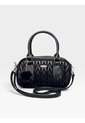 Bolso Boston Tipo Bowling De Mano Con Strap Y Accesorio Karla Chacon de KARLA CHACON