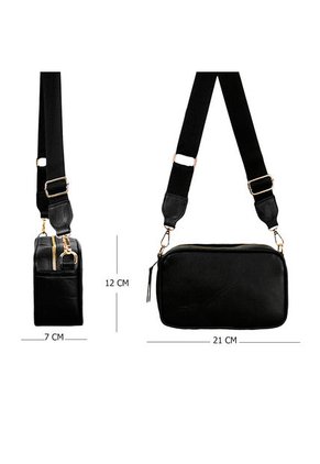 Bolso Manos Libres De Dama Mujer Karla Chacon Dion Negro