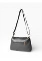 Combo De Tres Piezas Bolso Shopper Laura + Manos Libres Cuba Y Monedero Karla Chacon Negro de KARLA CHACON
