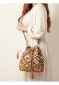 Bolso Manos Libres Bucket Dama Mujer Karla Chacon Aria Miel de KARLA CHACON