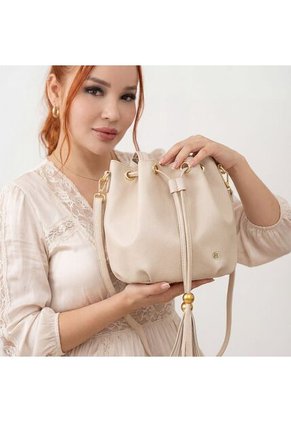 Bolso Mochila Bucket Strap Removible Cartera Mujer Dama Karla Chacon Iris Beige