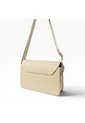 Bolso Manos Libres Casual Karla Chacon Nova Beige de KARLA CHACON