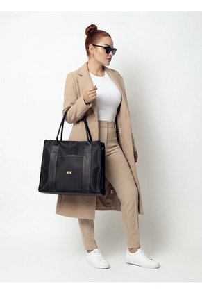 Combo De Tres Piezas Bolso Shopper Laura + Manos Libres Cuba Y Monedero Karla Chacon Negro