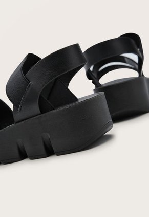 Sandalia Plataforma Negro Keddo