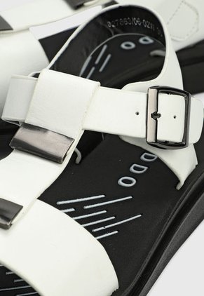 Sandalia Blanco-Negro Keddo