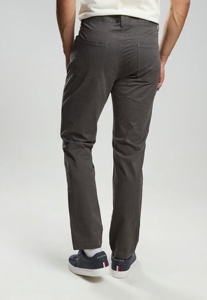Pantalón KENNETH COLE Slim Fit Gris