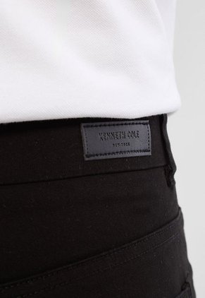 Pantalón KENNETH COLE Slim Fit Negro