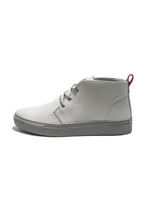 Tenis En Cuero Italiano Blanco Perforado Tiza X Rojo King Pieces Detor 4