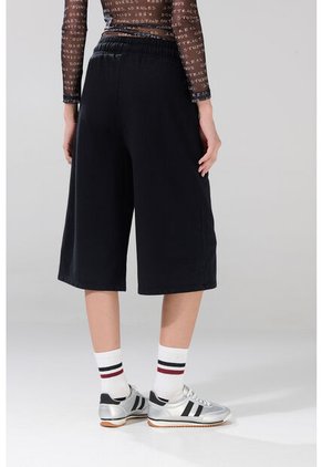 KOAJ BERMUDA KOAJ ACIL 30176 4/25