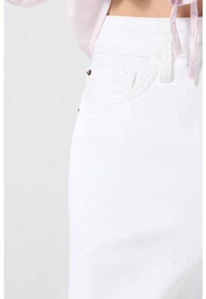 KOAJ SHORT EXBOYFRIEND KOAJ 24252 M 2/25