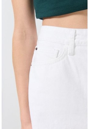 KOAJ SHORT EXBOYFRIEND KOAJ 25179 M 2/25