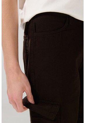 KOAJ PANTALON KOAJ CARGO 28640 M 4/25