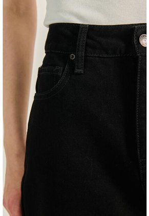 KOAJ PANTALON KOAJ JEAN 90S 10358 3/24