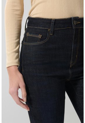 KOAJ PANTALON KOAJ JEAN PUSH UP 22721 2/25