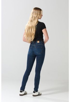 PANTALON KOAJ JEAN PUSH UP 24182 2/25