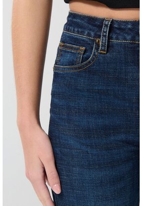 PANTALON KOAJ JEAN PUSH UP 24182 2/25