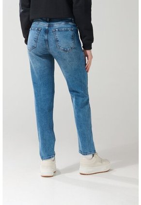 PANTALON KOAJ JEAN MOM STA 23476 2/25