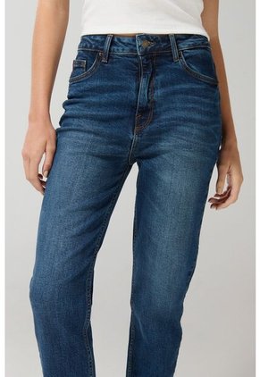 PANTALON KOAJ JEAN MOM STA 25046 3/25