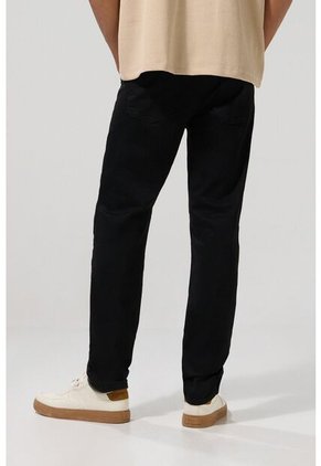 KOAJ PANTALON KOAJ JEAN SLIM 27125 3/25
