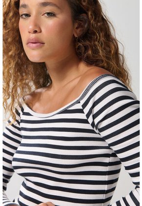 KOAJ CAMISETA KOAJ RAKEL 2/25