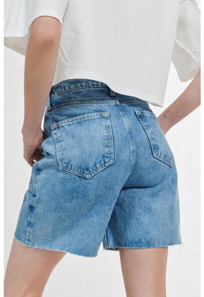 KOAJ SHORT KOAJ JEAN CARPY  3/23