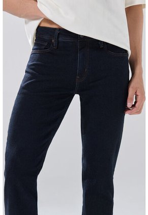 KOAJ PANTALON KOAJ JEAN SLIM 32634 2/26