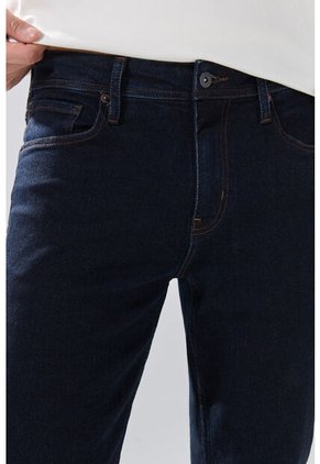 KOAJ PANTALON KOAJ JEAN SLIM 32634 2/26