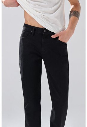 KOAJ PANTALON KOAJ JEAN SLIM 32021 1/26