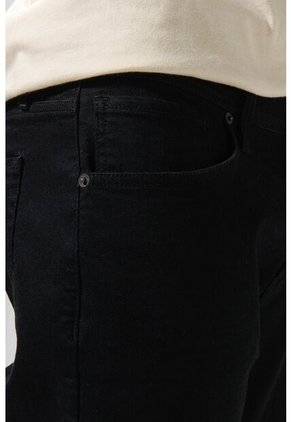 KOAJ PANTALON KOAJ JEAN SLIM 28566 4/25