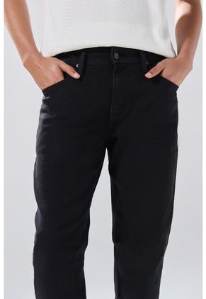 KOAJ PANTALON KOAJ JEAN SLIM 32543 2/26