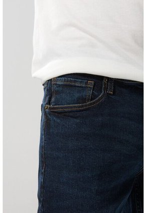 KOAJ PANTALON KOAJ JEAN SLIM 25827 3/25