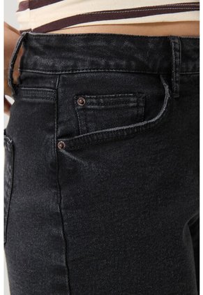 KOAJ SHORT KOAJ JEAN VINTAGE 26782 3/25