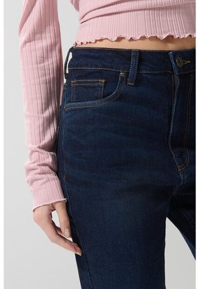 KOAJ PANTALON KOAJ JEAN MOM STA 22887 2/25