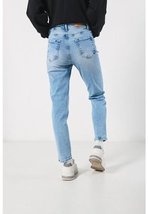 KOAJ PANTALON KOAJ JEAN MOM STA 15999 4/24