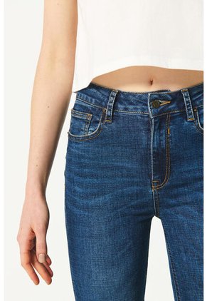 KOAJ PANTALON KOAJ PUSH UP FB 10363 3/24