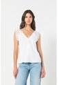 BLUSA KOAJ ESCOTE V ENCAJE 14517 4/24 de Koaj