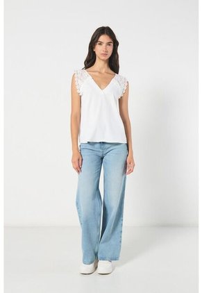 BLUSA KOAJ ESCOTE V ENCAJE 14517 4/24