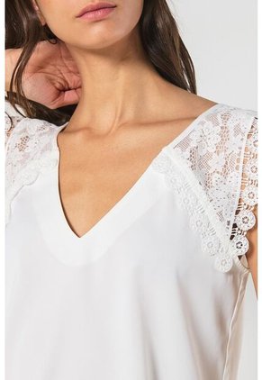 BLUSA KOAJ ESCOTE V ENCAJE 14517 4/24