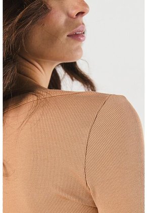 CAMISETA KOAJ LITA 15923 4/24