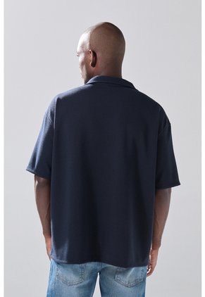 KOAJ Camisa Cuello Resort Azul Oscura Con Texturas Sutiles