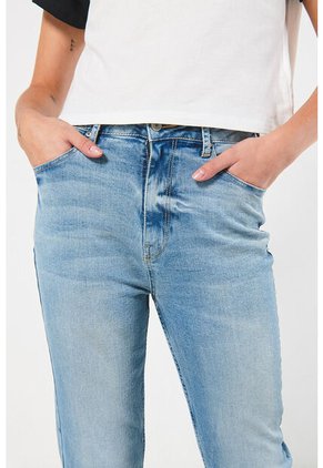 KOAJ PANTALON KOAJ JEAN MOM STA 13678 3/24