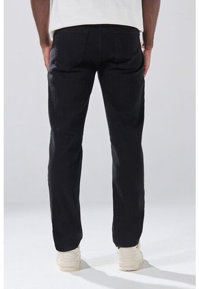 KOAJ PANTALON KOAJ JEAN SLIM 33002 2/26