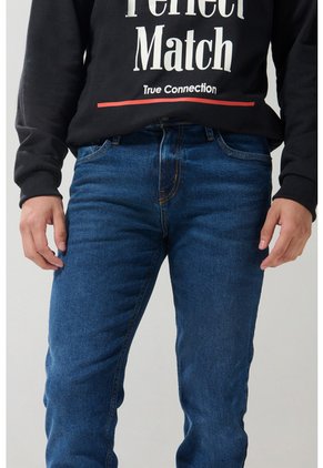 KOAJ PANTALON KOAJ JEAN SLIM 23375 2/25