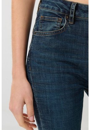 PANTALON KOAJ JEAN PUSH UP 25306 3/25