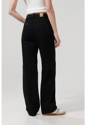 KOAJ PANTALON KOAJ JEAN 90S 28320 4/25