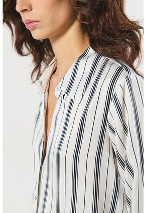 KOAJ BLUSA KOAJ CAM CROP OVERSIZE 11050 1/25