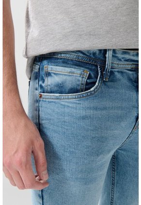 PANTALON KOAJ JEAN SUPER SKINNY 24600 M 2/25