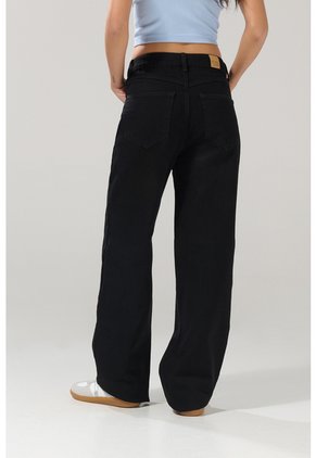 KOAJ PANTALON KOAJ JEAN 90S 29999 4/25