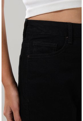 KOAJ PANTALON KOAJ JEAN MOM STA 29012 4/25
