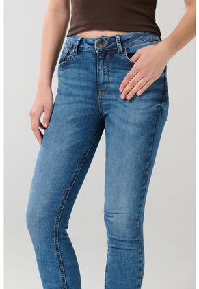 KOAJ Jean Push Up Tiro Alto Azul Claro Con Realce Y Desgastes